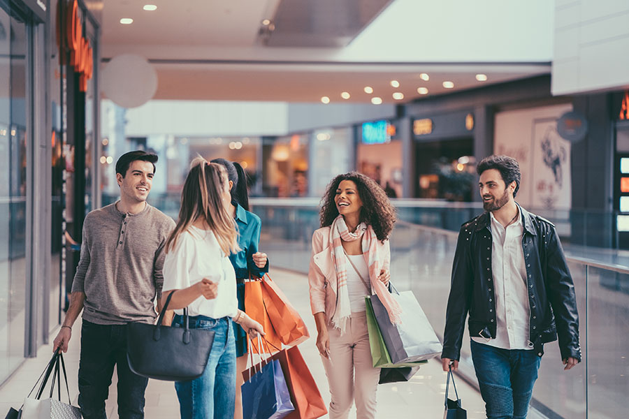 friends shopping